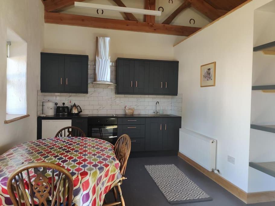 Kingsford Renovated Old Cottage Wexford Esterno foto
